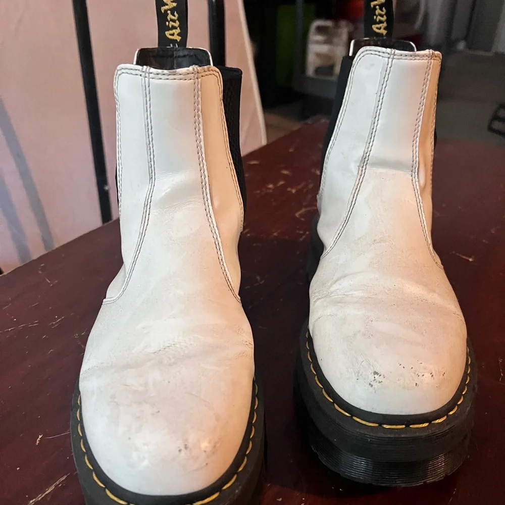 Chelsea Boot - Picture 2 of 6